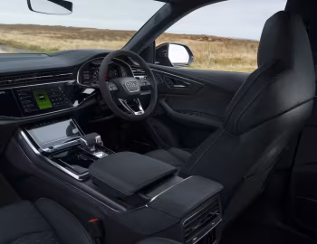 Интерьер Audi RS Q8 [UK-spec] '2024–н.в.