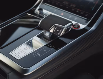 Intérieur Audi RS Q8 performance [UK-spec] '2024–pr.