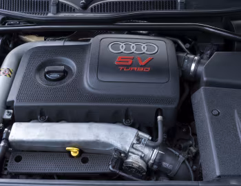 Bajo el capó Audi S3 [UK-spec] (8L) '2001–03