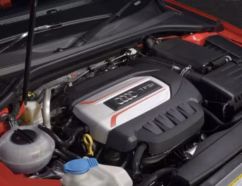 Sous la capuche Audi S3 Sedan [UK-spec] (8V) '2013–16