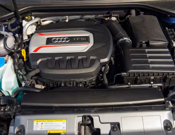Sous la capuche Audi S3 Sportback [UK-spec] (8V) '2013–16