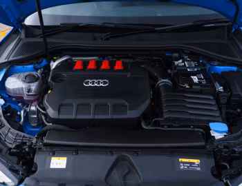 Bajo el capó Audi S3 Sedan [UK-spec] '2020–24