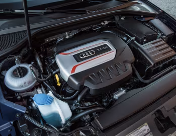 Bajo el capó 2017–20 Audi S3 Sedan [North America] (8V) '2016–20