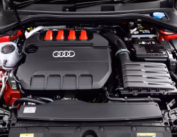 Bajo el capó Audi S3 Sportback [Australia] '2025–pr.