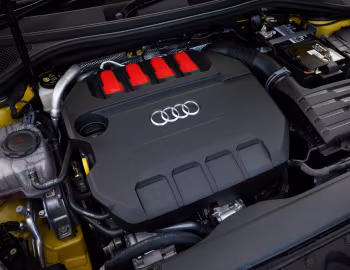Bajo el capó Audi S3 Sportback [Australia] '2022–pr.