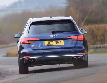 Audi S4 Avant [UK-spec] (B9) '2017–19