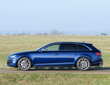 Audi S4 Avant [UK-spec] (B9) '2017–19