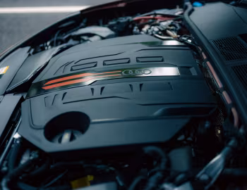 Bajo el capó Audi S5 Avant TFSI quattro [Japan] (B10) '2025–pr.