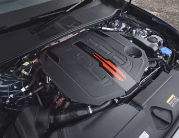 Bajo el capó Audi S5 Avant TFSI quattro "Launch Edition" [UK-spec] (B10) '2024–pr.