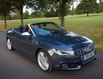 Audi S5 Cabriolet [UK-spec] '2009–11