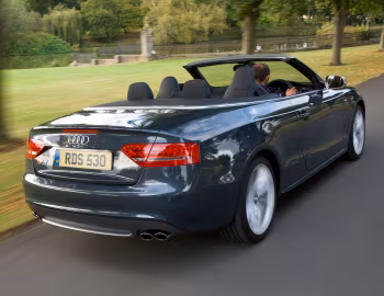 Audi S5 Cabriolet [UK-spec] '2009–11