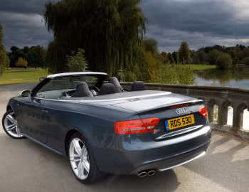 Audi S5 Cabriolet [UK-spec] '2009–11
