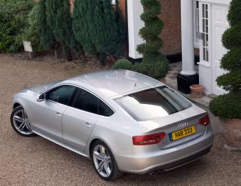 Audi S5 Sportback [UK-spec] '2010–11