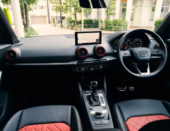 Panel frontal Audi SQ2 [Japan] '2022–pr.