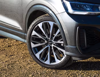 Audi SQ2 "Black Edition" [UK-spec] '2022–н.ч.