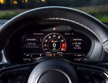 Камбінацыя прыбораў Audi SQ2 "Black Edition" [UK-spec] '2022–н.ч.