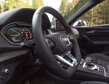 Интерьер 2018–20 Audi SQ5 TFSI [North America] '2017–20