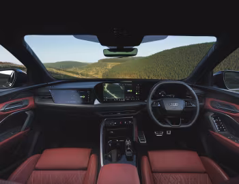 Торпедо Audi SQ5 TFSI "Launch Edition" [UK-spec] '2025–н.в.