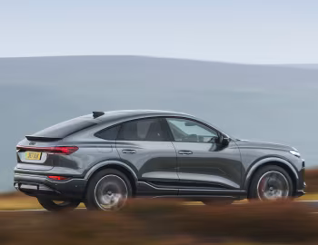 Audi SQ6 Sportback e-tron "Edition 1" [UK-spec] '2025–pr.