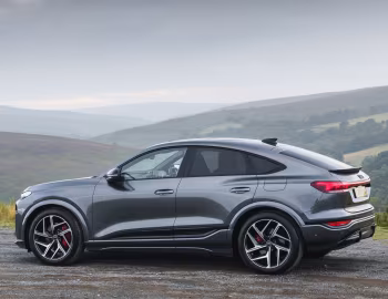 Audi SQ6 Sportback e-tron "Edition 1" [UK-spec] '2025–pr.
