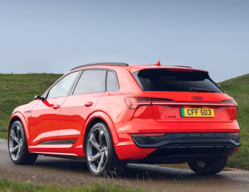 Audi SQ8 e-tron quattro [UK-spec] '2023–pr.