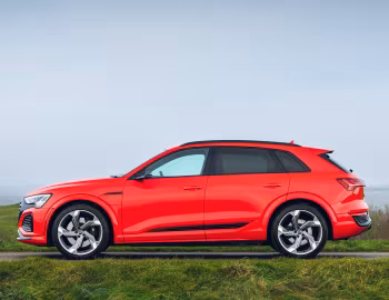 Audi SQ8 e-tron quattro [UK-spec] '2023–pr.