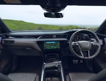 Panneau avant Audi SQ8 e-tron quattro [UK-spec] '2023–pr.