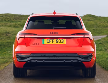 Audi SQ8 e-tron quattro [UK-spec] '2023–pr.