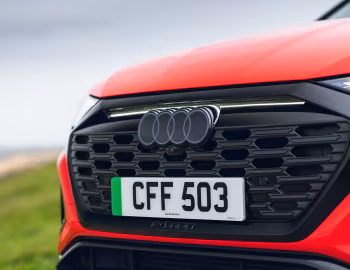 Audi SQ8 e-tron quattro [UK-spec] '2023–pr.
