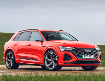 Audi SQ8 e-tron quattro [UK-spec] '2023–pr.