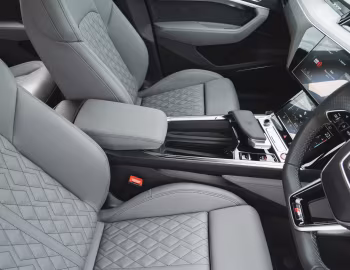 Intérieur Audi SQ8 Sportback e-tron "Black Edition" [UK-spec] '2023–pr.