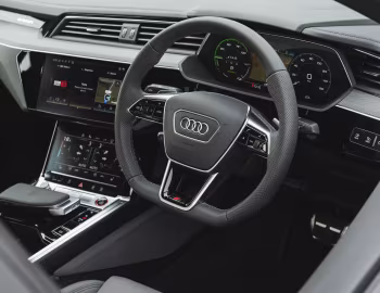 Intérieur Audi SQ8 Sportback e-tron "Black Edition" [UK-spec] '2023–pr.