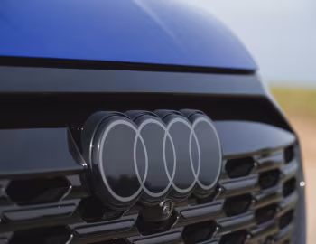 Audi SQ8 Sportback e-tron "Black Edition" [UK-spec] '2023–pr.