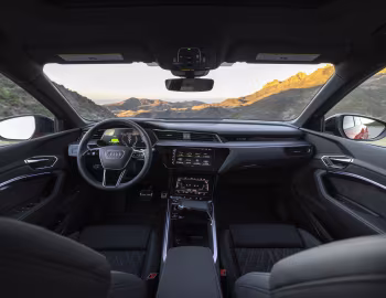 Panel frontal 2024–pr. Audi SQ8 Sportback e-tron quattro [North America] '2023–pr.