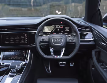 Panel frontal Audi SQ8 TFSI quattro [UK-spec] '2023–pr.
