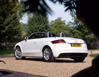 Audi TT 1.8 TFSI Roadster [UK-spec] (8J) '2010–14