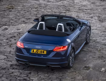 Audi TT Roadster 2.0 TDI quattro S line [UK-spec] (8S) '2017–19