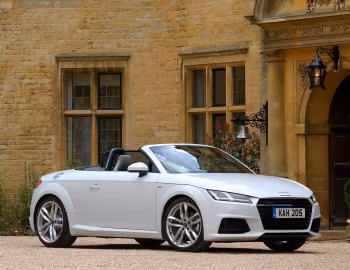 Audi TT Roadster 2.0 TFSI quattro S line [UK-spec] (8S) '2015–19