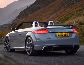 Audi TT RS Roadster [UK-spec] (8S) '2016–19
