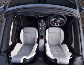 Интерьер Audi TT RS Roadster [UK-spec] (8S) '2016–19