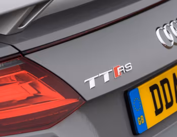 Audi TT RS Roadster [UK-spec] (8S) '2016–19