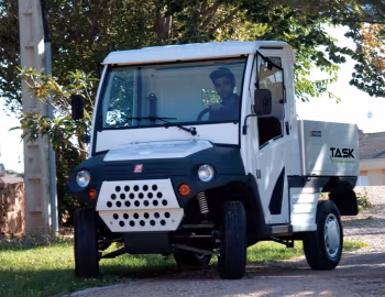 AUSA Task M 50 EV closed cab '2011–????