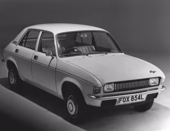 Austin Allegro 1300 Super de Luxe 4-door [UK-spec] '1973–75
