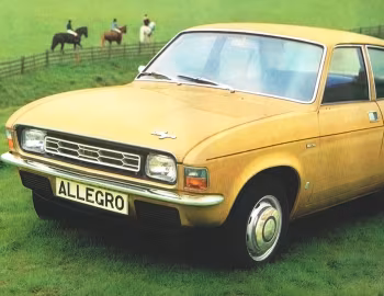 Austin Allegro 1500 Super de Luxe 4-door [UK-spec] '1973–75