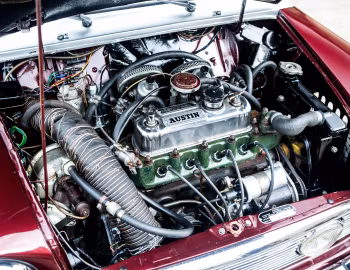 Sous la capuche 1966 Austin Mini Cooper S Sports Saloon [RHD] (ADO50) '1966