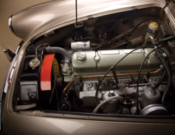 Пад капотам 1964–68 Austin Healey 3000 [US-spec] (MkIII) '1963–68