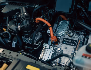 Під капотом Nissan Note Autech Crossover [Japan] (E13) '2021–23