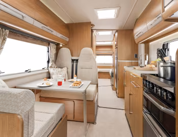 Interior 2015–16 Auto-Trail Frontier Arapaho '2014–16