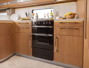 Interior 2015–16 Auto-Trail Frontier Chieftain '2014–16