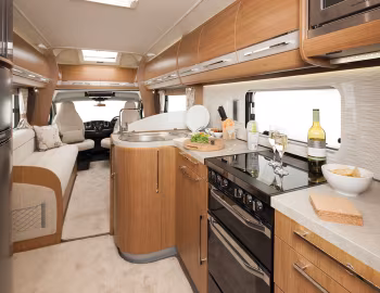 Interior 2015–16 Auto-Trail Frontier Chieftain '2014–16